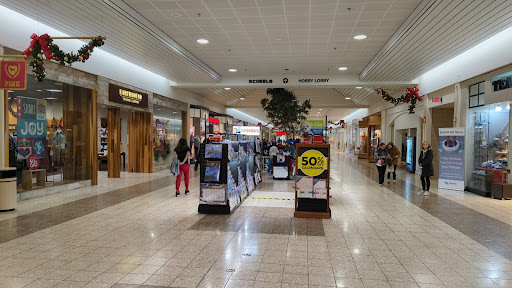 Shopping Mall «Oakwood Mall», reviews and photos, 4800 Golf Rd, Eau Claire, WI 54701, USA