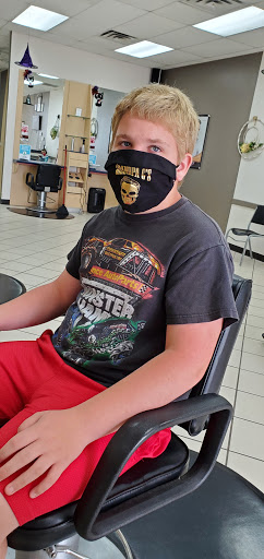 Hair Salon «Fantastic Sams Cut & Color», reviews and photos, 2085 W Oaklawn Rd, Pleasanton, TX 78064, USA