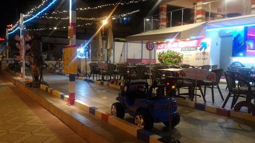 Atlantis Beach Cafe & Bar