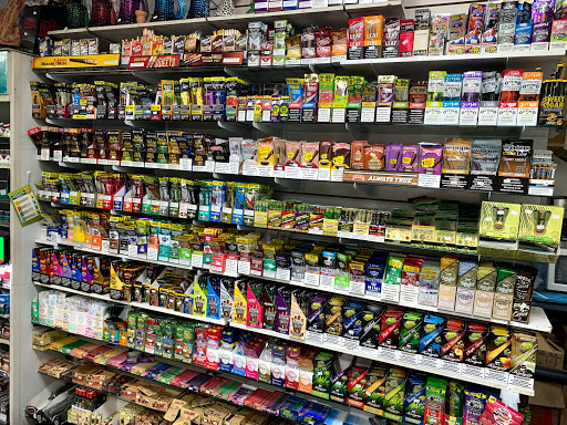 Tobacco Shop «HN Smoke Shop», reviews and photos, 4215 N 19th Ave, Phoenix, AZ 85015, USA