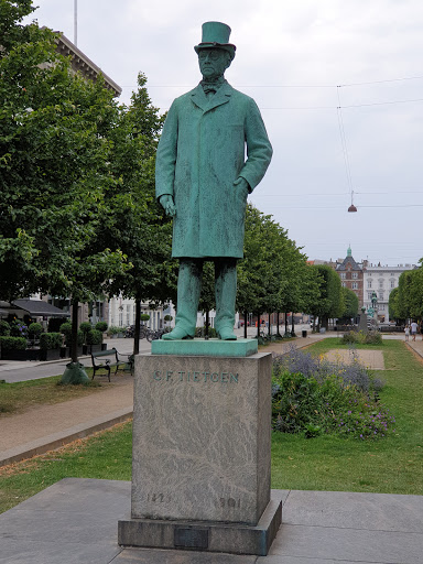 Estatua de Carl Frederik Tietgen - Escultor: Rasmus Andersen