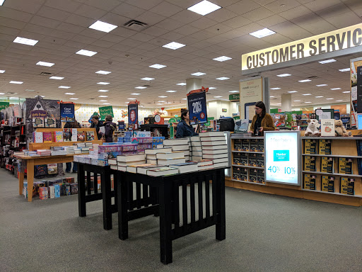 Book Store «Barnes & Noble», reviews and photos, 20600 N Rand Rd, Deer Park, IL 60010, USA