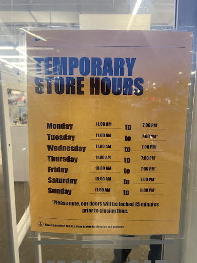 Sporting Goods Store «Nike Factory Store», reviews and photos, 8510 S Cottage Grove Ave, Chicago, IL 60619, USA