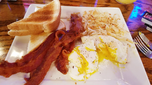 Bar & Grill «Wall Street», reviews and photos, 121 N Maple St, Murfreesboro, TN 37130, USA