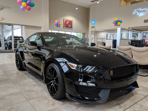 Oil Change Service «Quick Lane at Mac Haik Ford», reviews and photos, 10333 Katy Fwy, Houston, TX 77024, USA