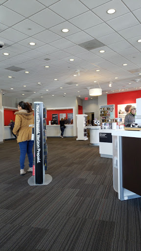 Cell Phone Store «Verizon», reviews and photos, 1003 W Patrick St, Frederick, MD 21702, USA