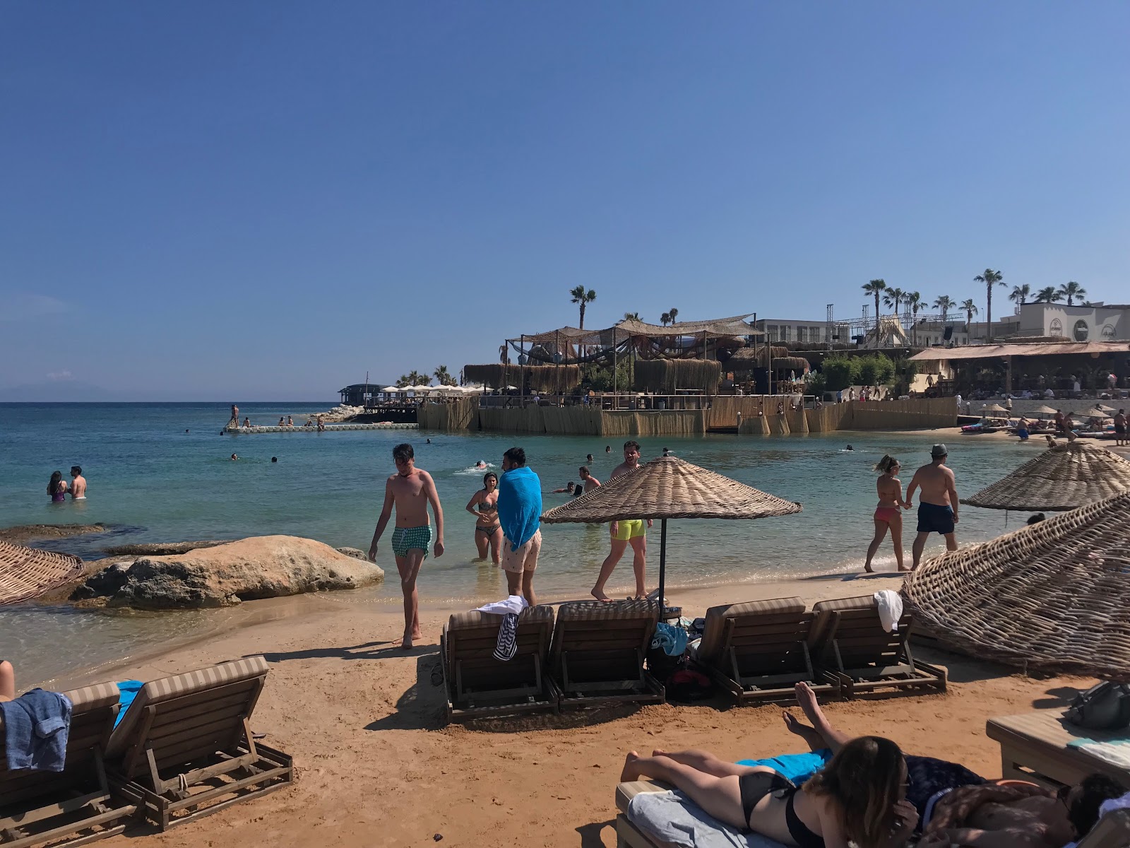 Madeo Beach'in fotoğrafı ve yerleşim