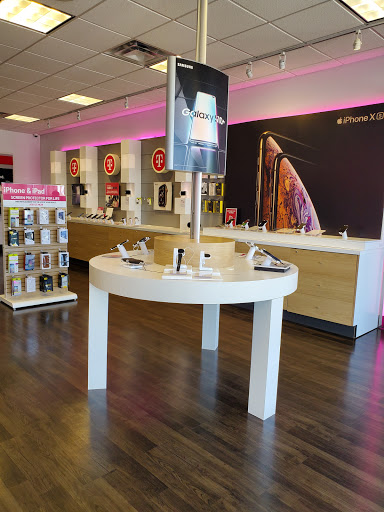 Cell Phone Store «T-Mobile», reviews and photos, 5184 S Broadway, Englewood, CO 80113, USA