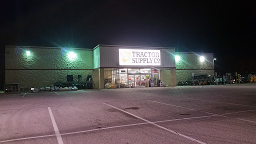 Home Improvement Store «Tractor Supply Co.», reviews and photos, 3001 Homer Adams Pkwy, Alton, IL 62002, USA