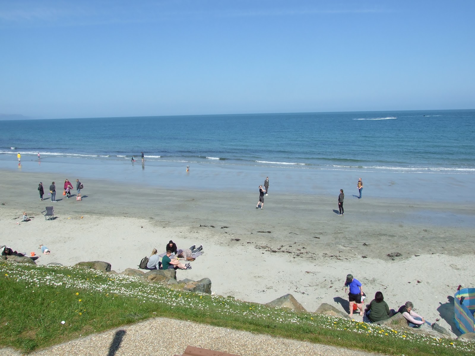 Photo of Ballygally Beach with very clean level of cleanliness