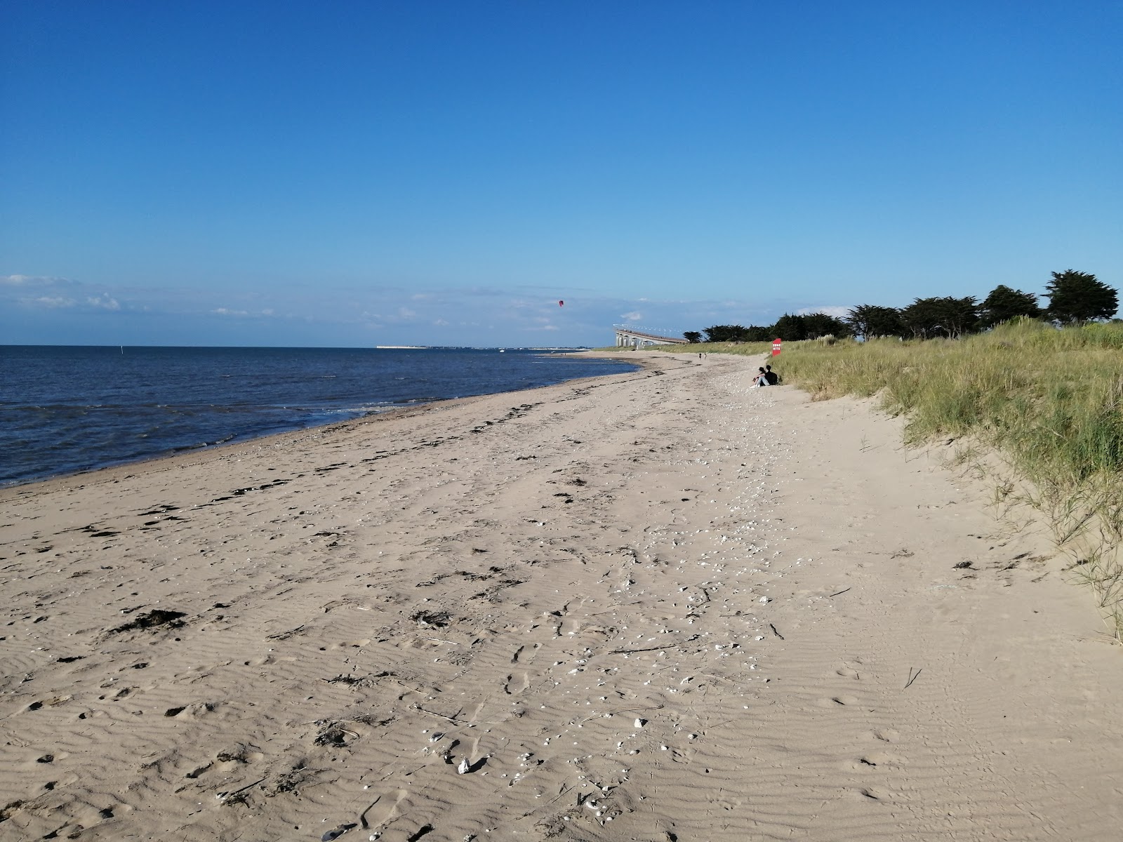 Φωτογραφία του Rivedoux-Plage Nord με μακρά ευθεία ακτή