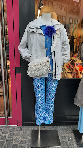 Naomi's Fashion Style - Bekleidungsgeschäft
