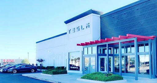 Tesla showroom Paradise