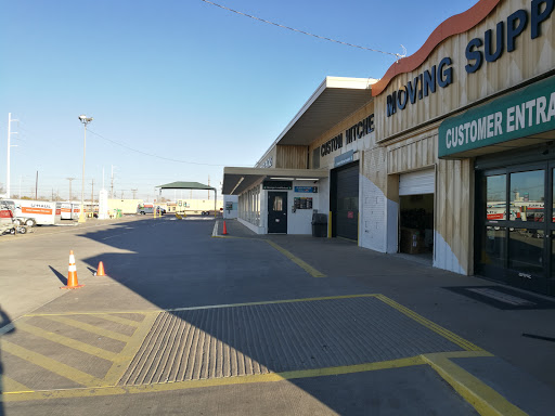 Truck Rental Agency «U-Haul Moving & Storage of Lubbock», reviews and photos, 1613 34th St, Lubbock, TX 79411, USA