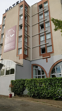 Extérieur du Restaurant Hôtel l'Amandier Nanterre La Défense - n°16
