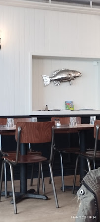 Atmosphère du Restaurant Fish and co à Arromanches-les-Bains - n°6
