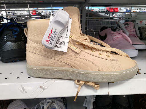 Clothing Store «Ross Dress for Less», reviews and photos, 926 Airport Center Rd, Allentown, PA 18109, USA