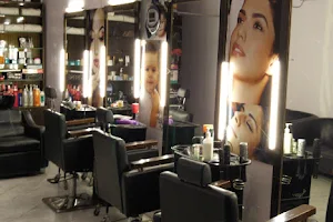 Matrix Beauty Salon, Gadarwara image