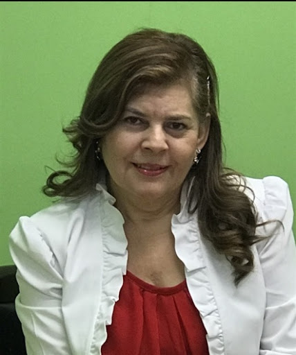 Dra. Elva Fuentes Camarena, Ginecólogo