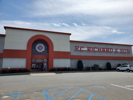 Appliance Store «P.C. Richard & Son», reviews and photos, 1685 Old Country Rd, Riverhead, NY 11901, USA