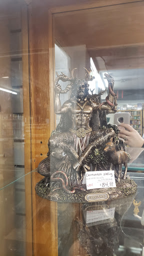 Book Store «Edge of the Circle Books», reviews and photos, 1307 NE 45th St, Seattle, WA 98105, USA