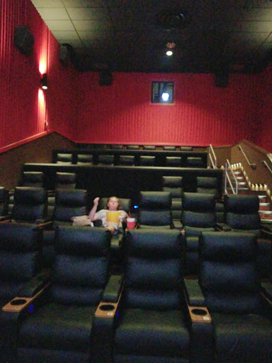 Movie Theater «Regal Cinemas Crocker Park 16 & IMAX», reviews and photos, 30147 Detroit Ave, Westlake, OH 44145, USA