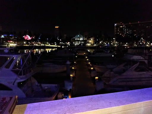 Grocery Store «Hot Licks Long Beach», reviews and photos, 419 Shoreline Village Dr, Long Beach, CA 90802, USA