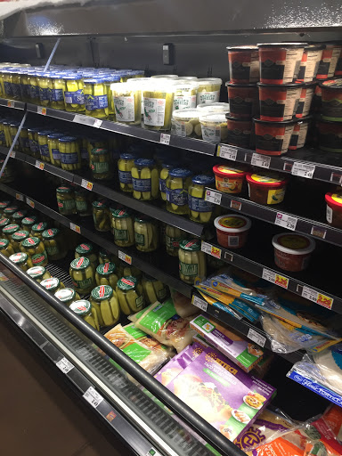 Grocery Store «Kroger Marketplace», reviews and photos, 4915 Dixie Hwy, Louisville, KY 40216, USA