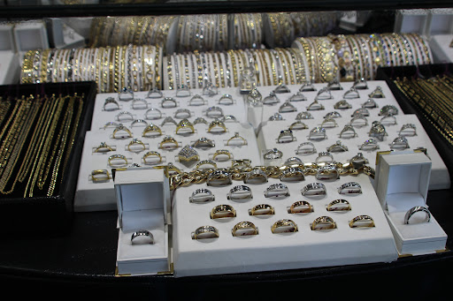 Jewelry Store «Shnayder Jewelry and Pawn Shop», reviews and photos, 110 Daniel Webster Hwy, Nashua, NH 03060, USA