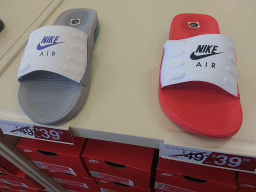 Shoe Store «Famous Footwear», reviews and photos, 519 SW Pine Island Rd, Cape Coral, FL 33991, USA