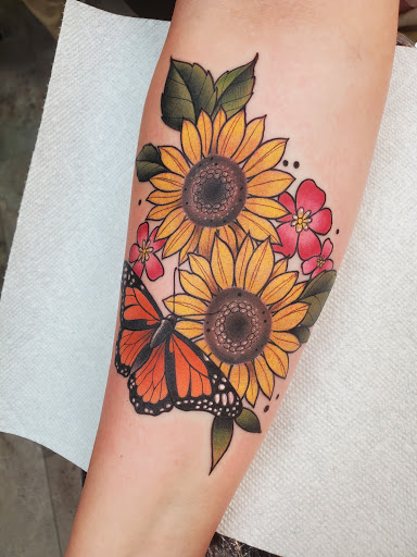 Tattoo Shop «Rockstar Tattoo & Co.», reviews and photos, 2707 S 108th St, West Allis, WI 53227, USA