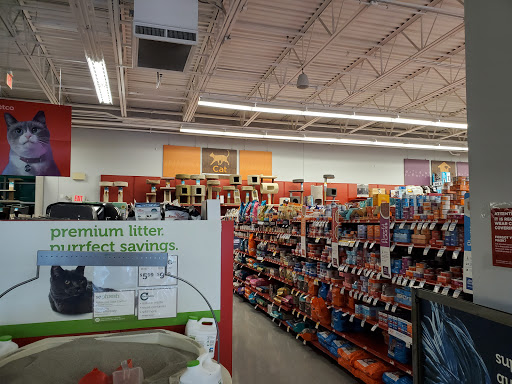 Pet Supply Store «Petco Animal Supplies», reviews and photos, 8909 Branch Ave d, Clinton, MD 20735, USA