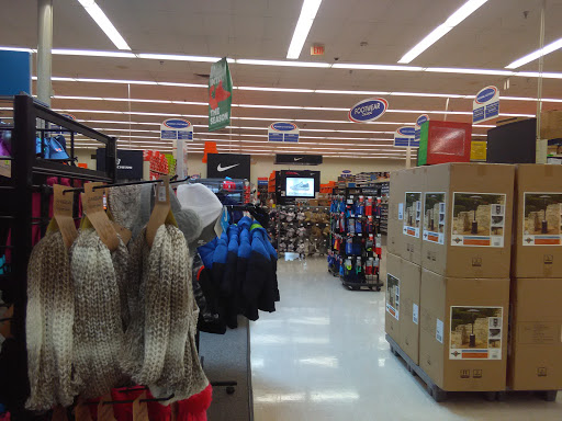 Sporting Goods Store «Academy Sports + Outdoors», reviews and photos, 7513 N Interstate Hwy 35, Austin, TX 78752, USA