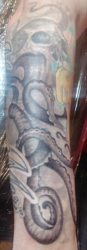 Tattoo Shop «Pincushns», reviews and photos, 214 College Ave, Holland, MI 49423, USA