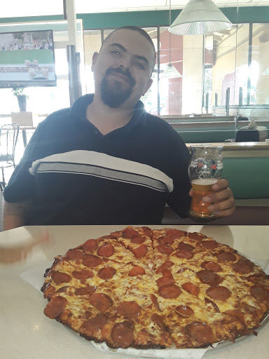 Pizza Restaurant «Round Table Pizza», reviews and photos, 1744 Decoto Rd, Union City, CA 94587, USA