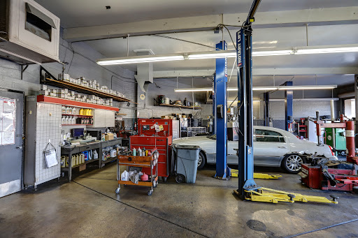 Auto Repair Shop «Bridwell Automotive Center», reviews and photos, 7171 E Lincoln Dr, Scottsdale, AZ 85253, USA