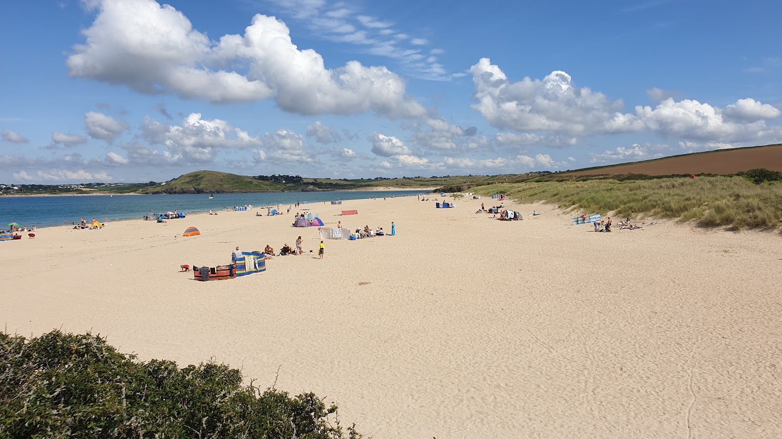 Foto von Harbour Cove mit feiner beiger sand Oberfläche
