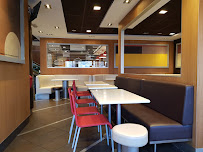 Atmosphère du Restauration rapide McDonald's à Saint-Priest - n°16