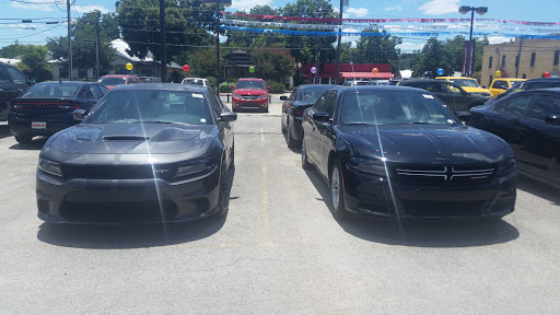 Used Car Dealer «Bluebonnet Chrysler Dodge», reviews and photos, 547 S Seguin Ave, New Braunfels, TX 78130, USA