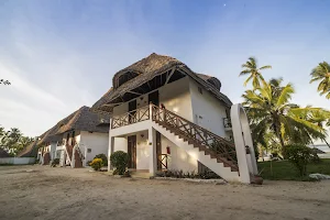 Antonio Beach Tree House Hotel and Spa image