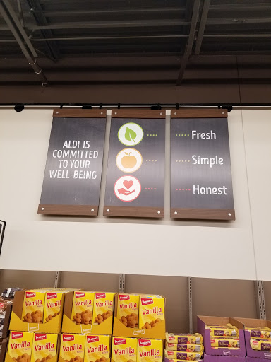 Supermarket «ALDI», reviews and photos, 140 E Poyntz Ave, Manhattan, KS 66502, USA