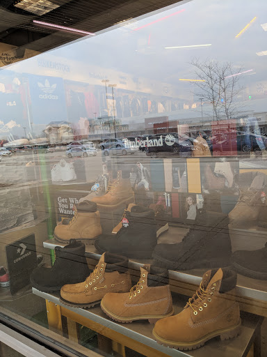 Shoe Store «Journeys», reviews and photos, 11601 108th St #522, Pleasant Prairie, WI 53158, USA