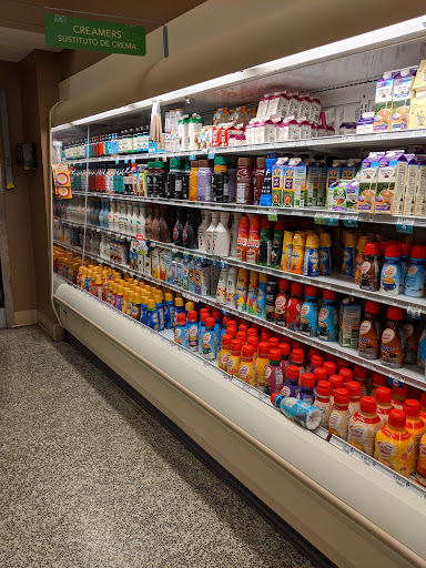 Supermarket «Publix Super Market at Country Club Plaza», reviews and photos, 18496 NW 67th Ave, Hialeah, FL 33015, USA