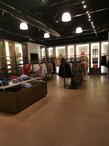 Clothing Store «Burberry Outlet», reviews and photos, 1 Outlet Blvd, Wrentham, MA 02093, USA