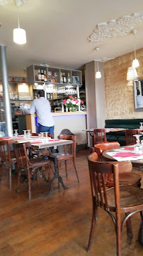 Atmosphère du Restaurant de spécialités perses Les 2 ours - Chez Elham à Paris - n°11