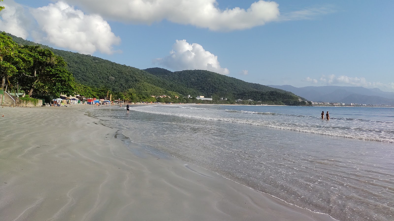 Praia das Toninhas'in fotoğrafı - Çocuklu aile gezginleri için önerilir
