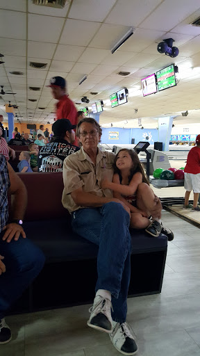 Bowling Alley «Conway Family Bowling Center», reviews and photos, 1010 E Oak St, Conway, AR 72032, USA