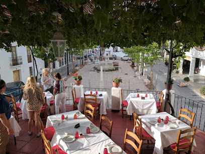 Restaurante El Mirlo Blanco - Cta. de la Villa, 2, 29650 Mijas, Málaga, Spain