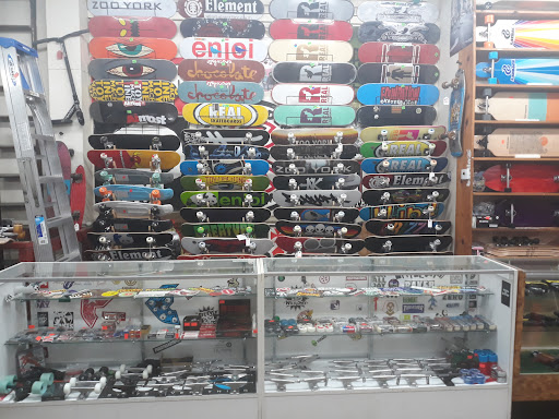 Bicycle Store «ADT Bike & Skate Shop (Arc De Triomphe Inc)», reviews and photos, 114-01 Jamaica Ave, Richmond Hill, NY 11418, USA