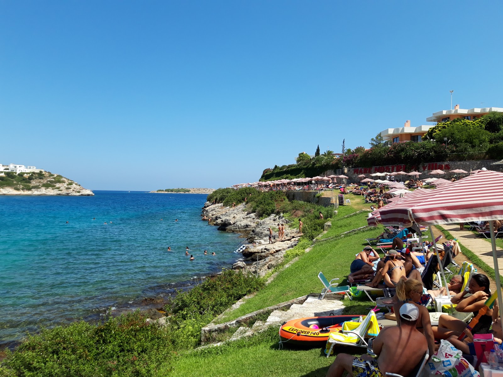 Foto von Loutraki Beach strandresort-gebiet